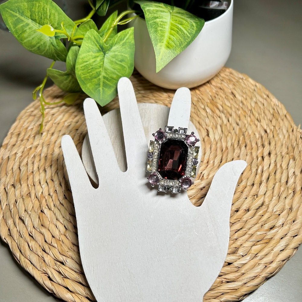 Vintage Chunky Cocktail Ring, with gorgeous colored crystal rhinestones - Picture 8 of 16